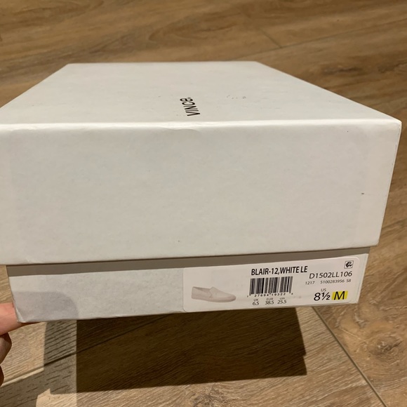 Vince crackled “Blair” leather shoe - Picture 9 of 9